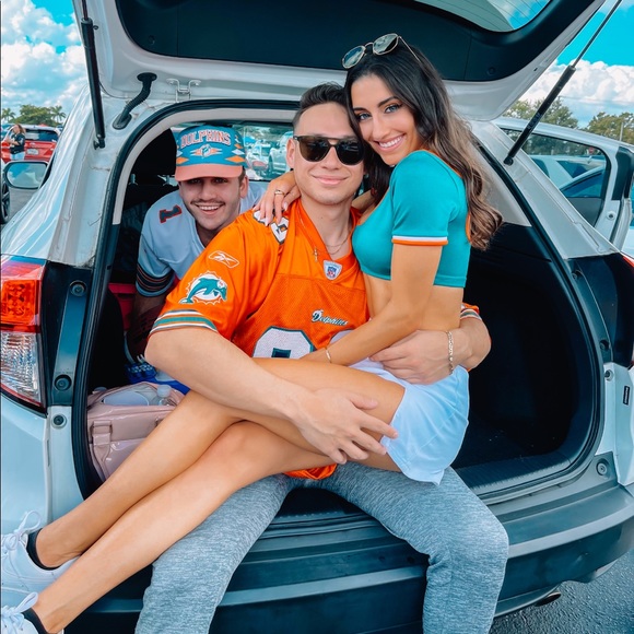 Meet your Posher, Sidney - Picture 2 of 4